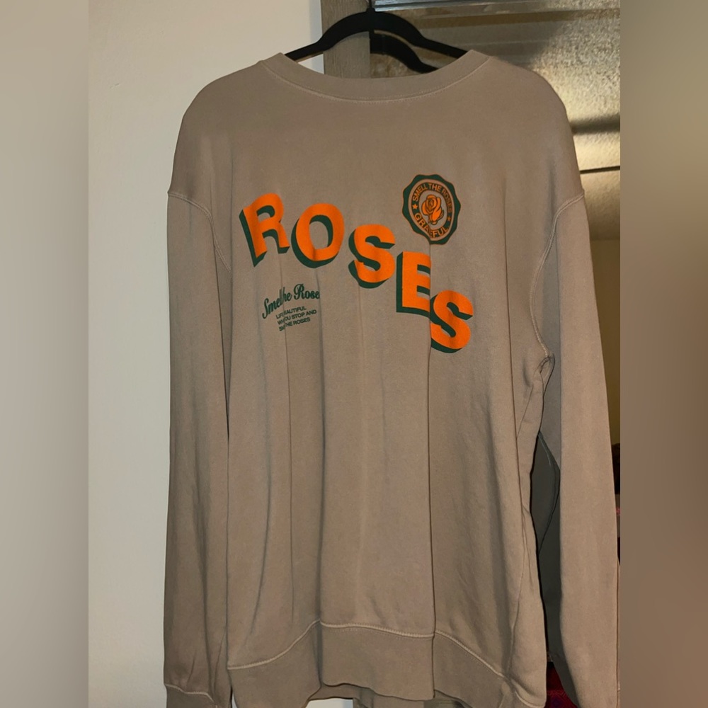 Preowned Roses crewneck size Large
